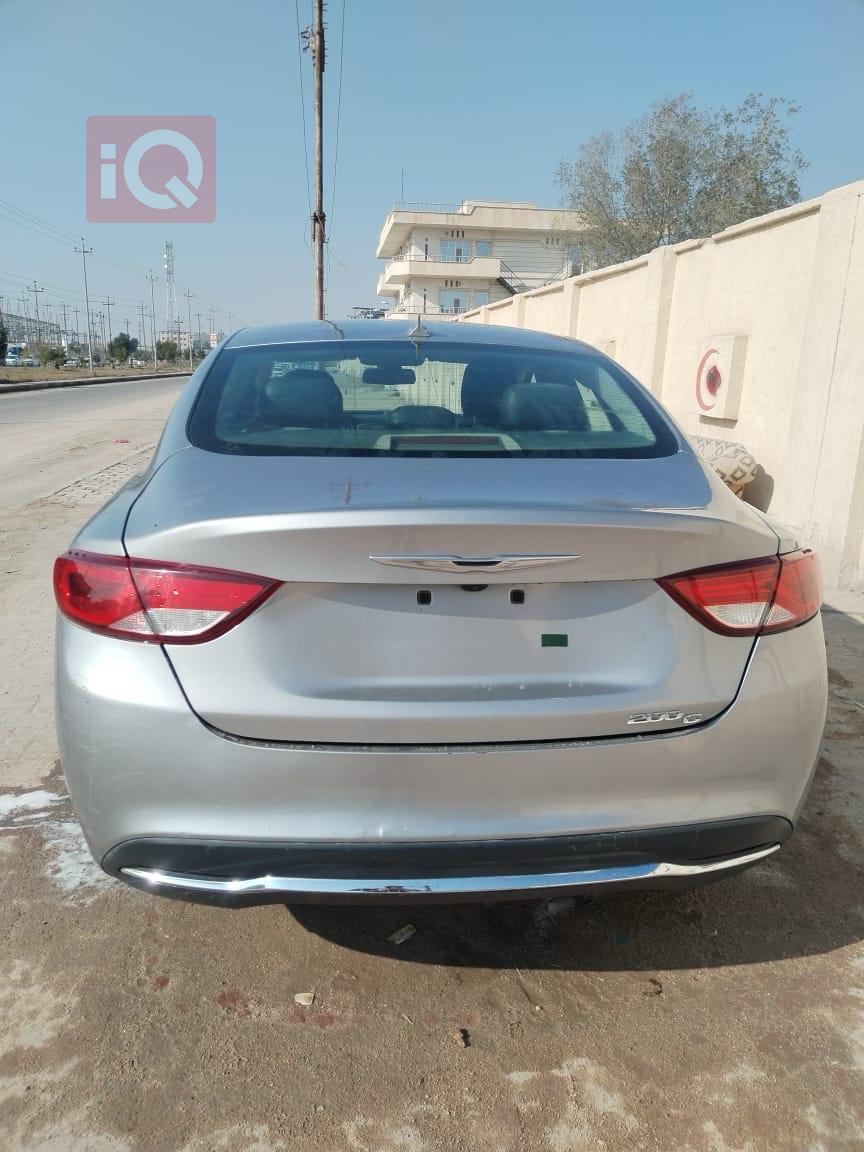 كرايسلر 200